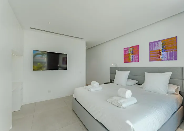 Volcano فيلة أذيخي